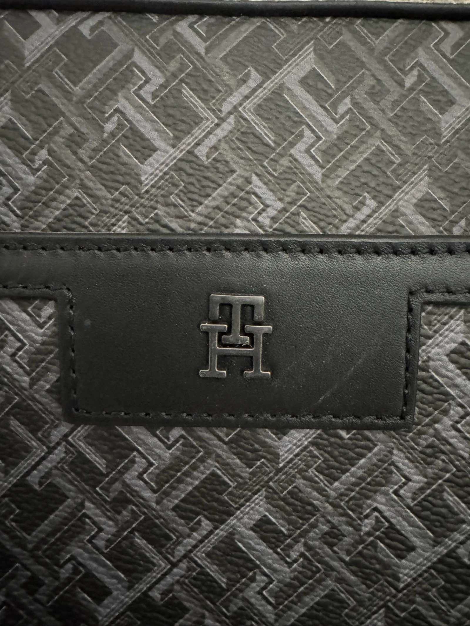 Authentieke nieuwe zwarte Tommy Hilfiger Th Monogram laptops tas – photo 6